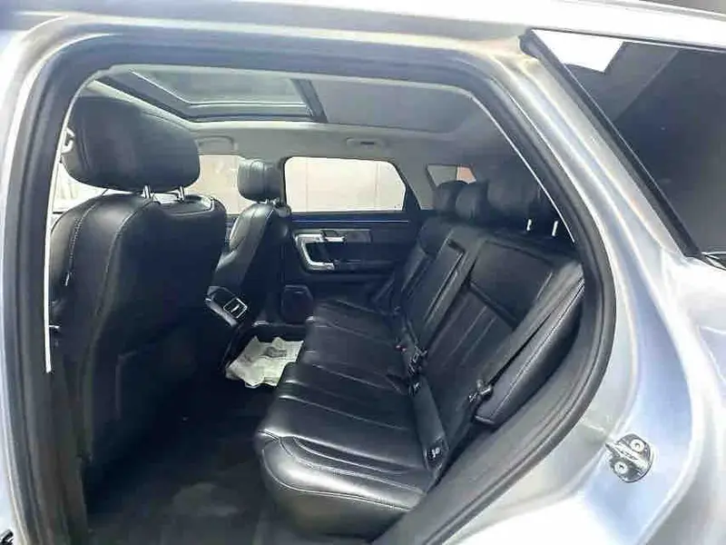 Vehicle photo 5
