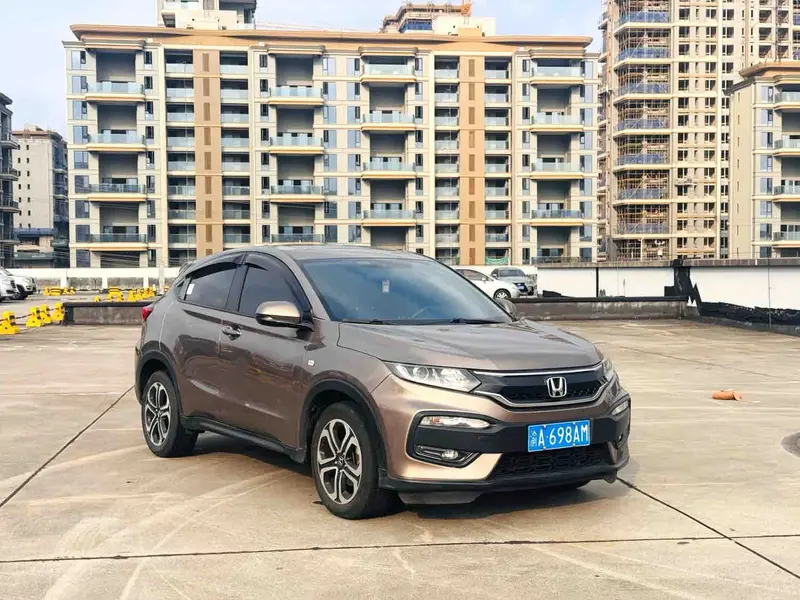 Vehicle photo 3