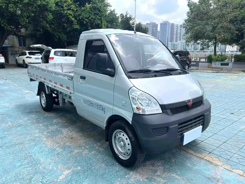 Vehicle photo 2
