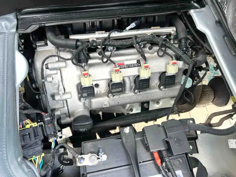 Vehicle photo 9