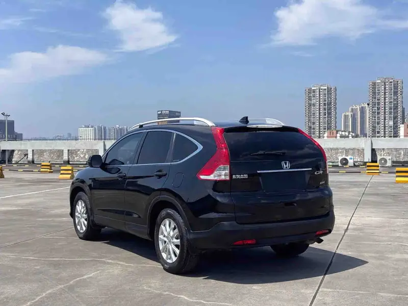Vehicle photo 4