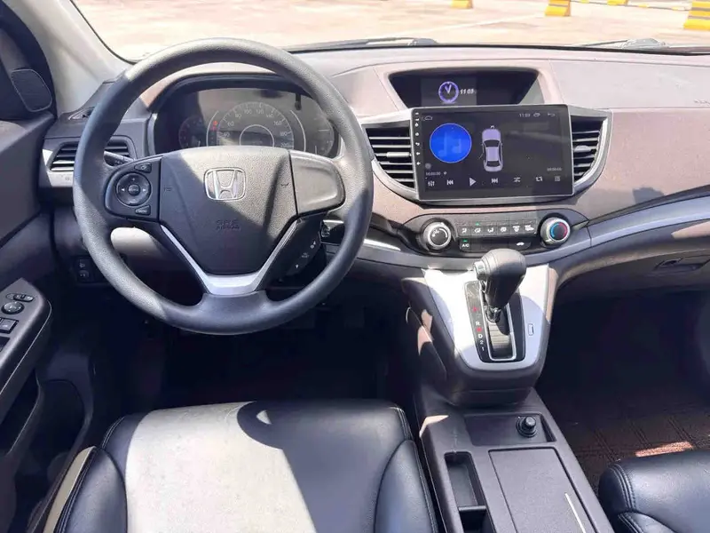 Vehicle photo 7