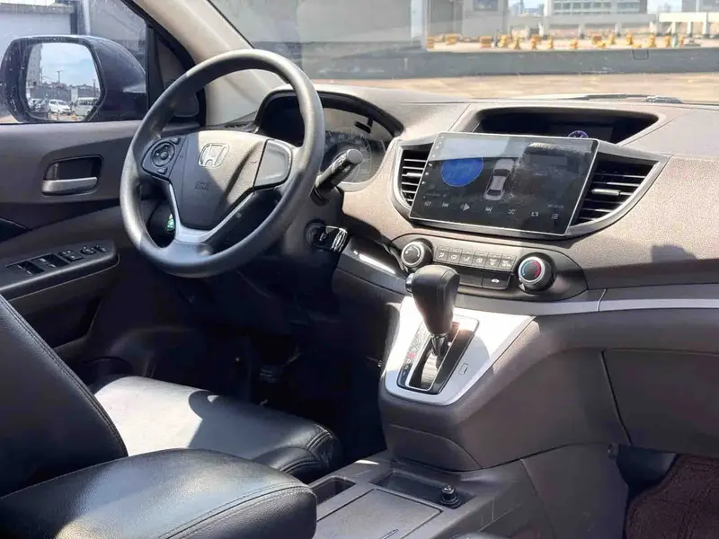 Vehicle photo 8