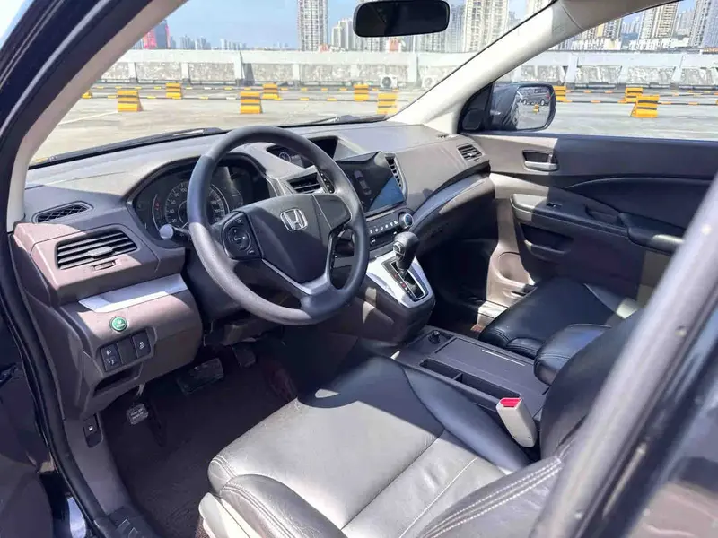 Vehicle photo 9