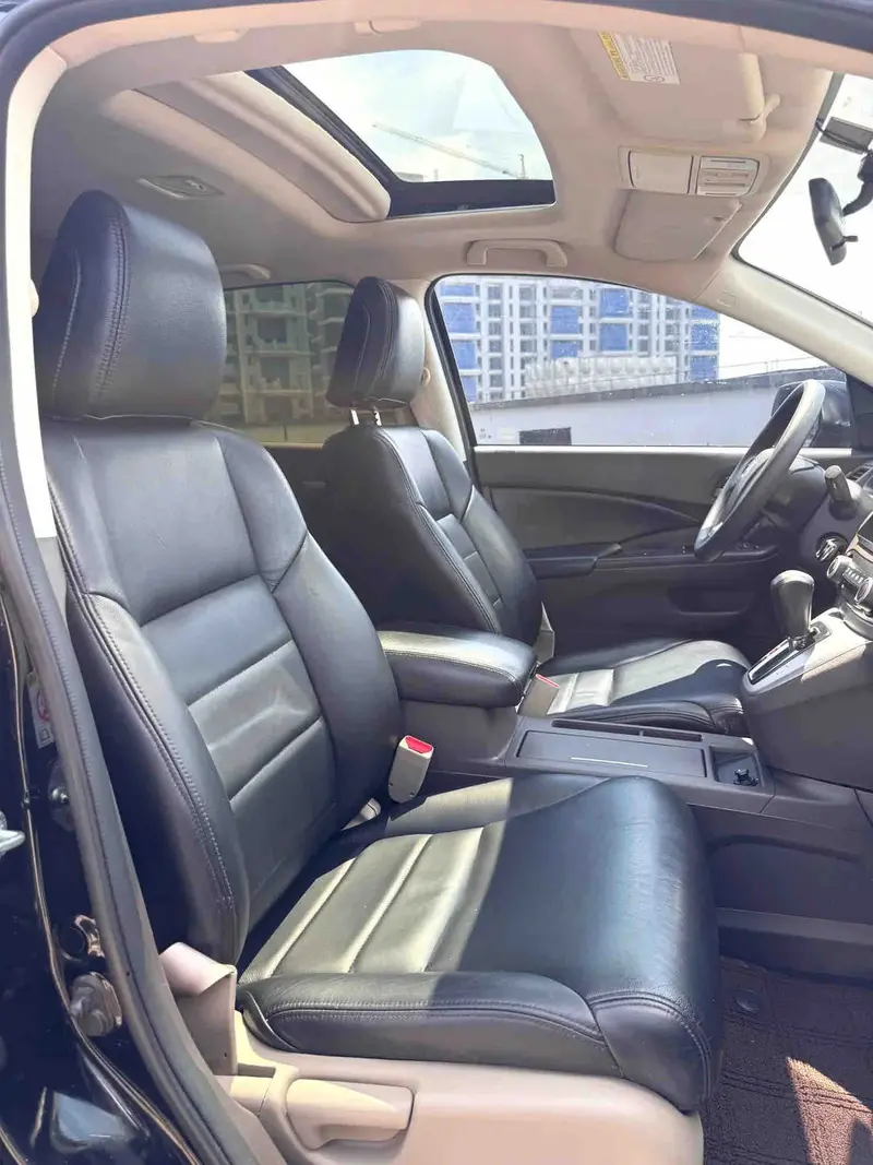Vehicle photo 11