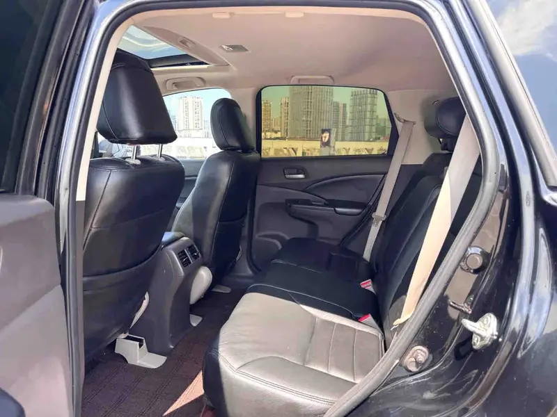 Vehicle photo 12