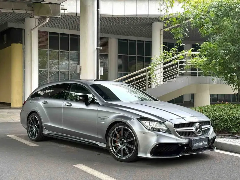 Vehicle photo 2