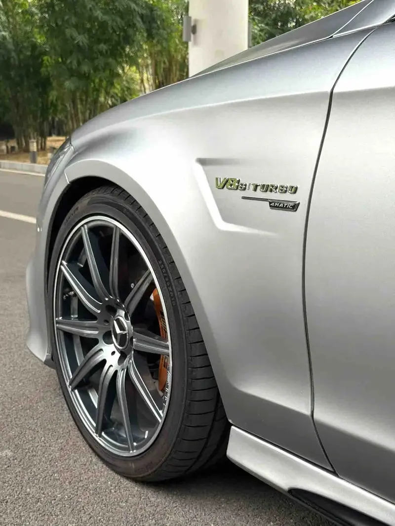 Vehicle photo 7