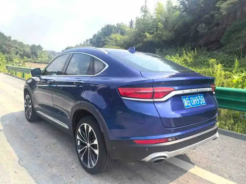 Vehicle photo 3
