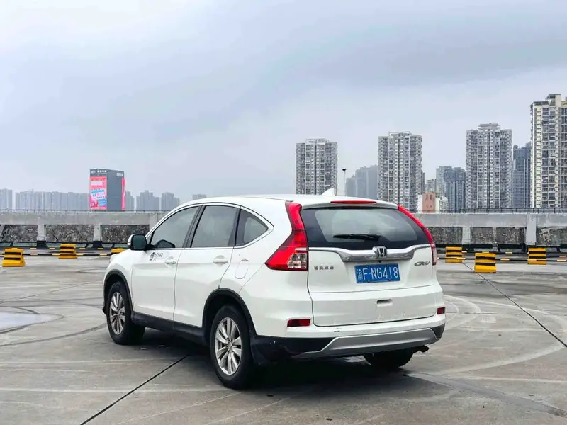 Vehicle photo 3