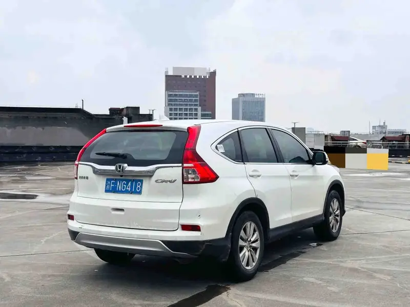 Vehicle photo 4
