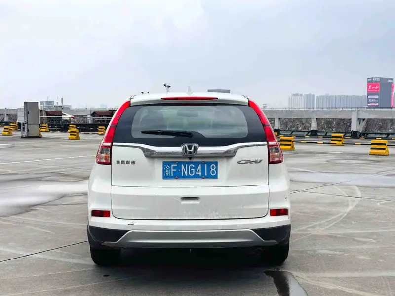 Vehicle photo 5
