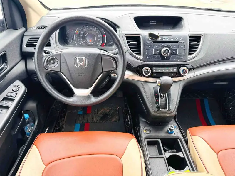 Vehicle photo 6