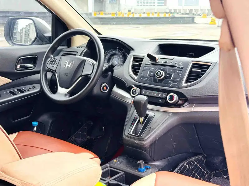 Vehicle photo 7
