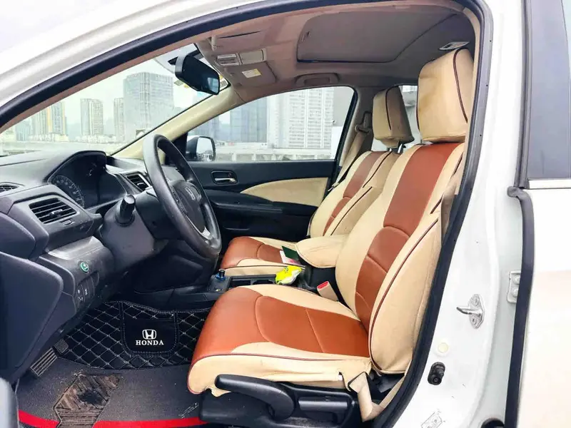 Vehicle photo 9