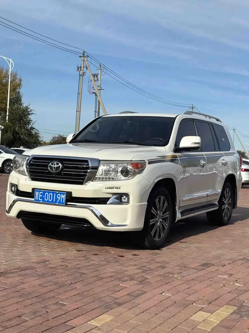 2015 Toyota Land Cruiser 4.0L AT 4WD