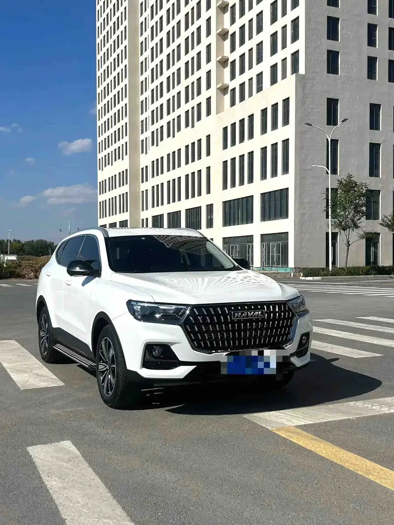 Vehicle photo 2