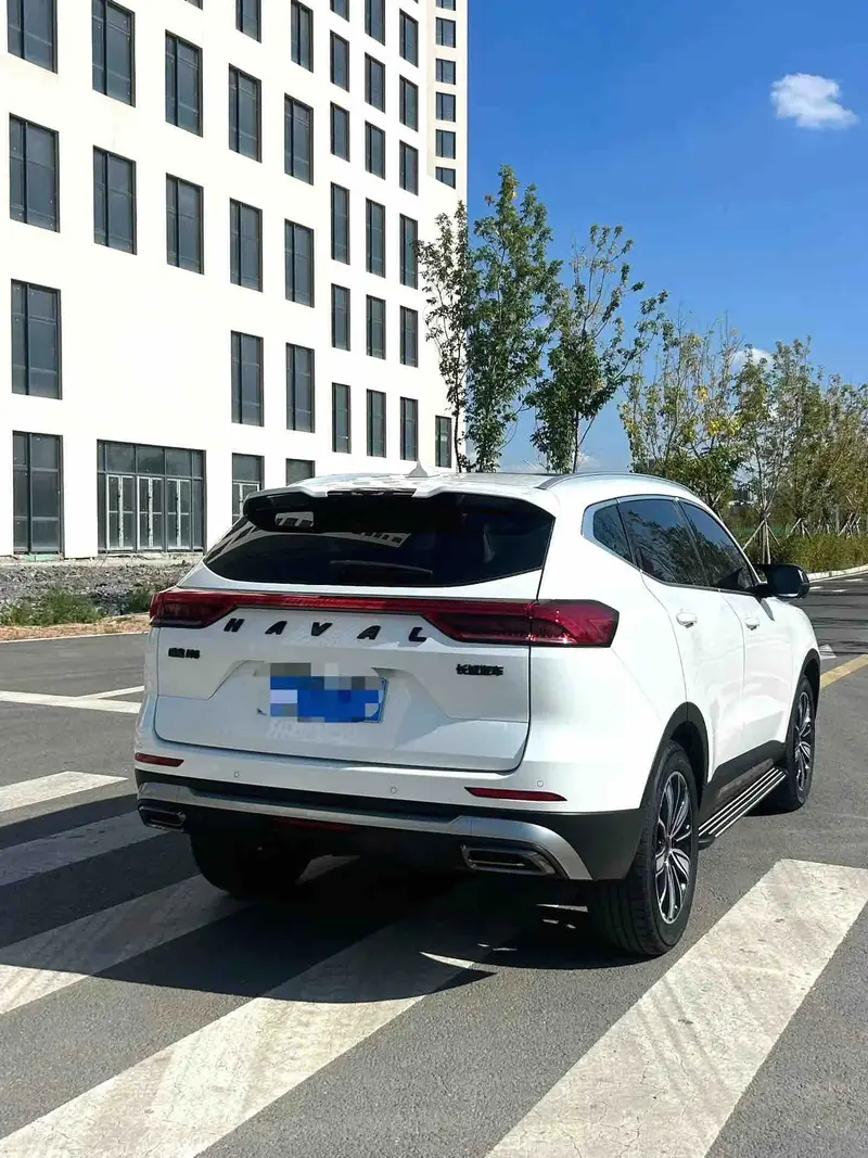 Vehicle photo 4