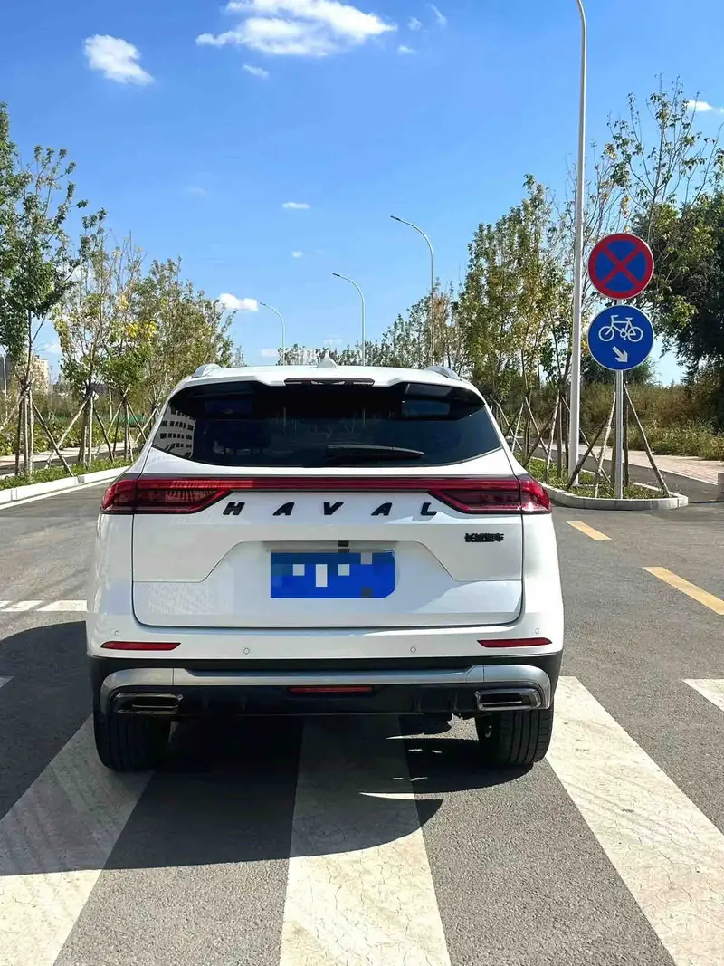 Vehicle photo 5