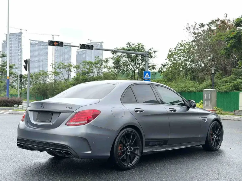 Vehicle photo 6