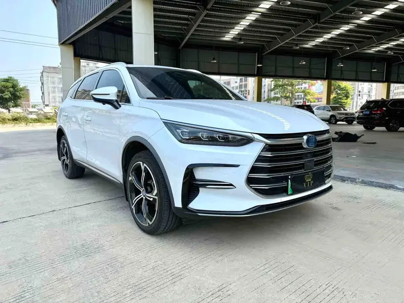 Vehicle photo 2