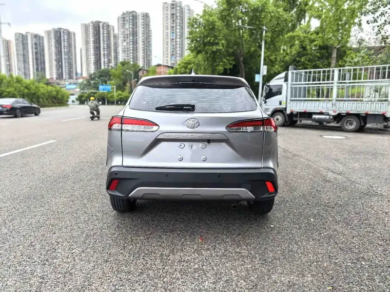 Vehicle photo 6