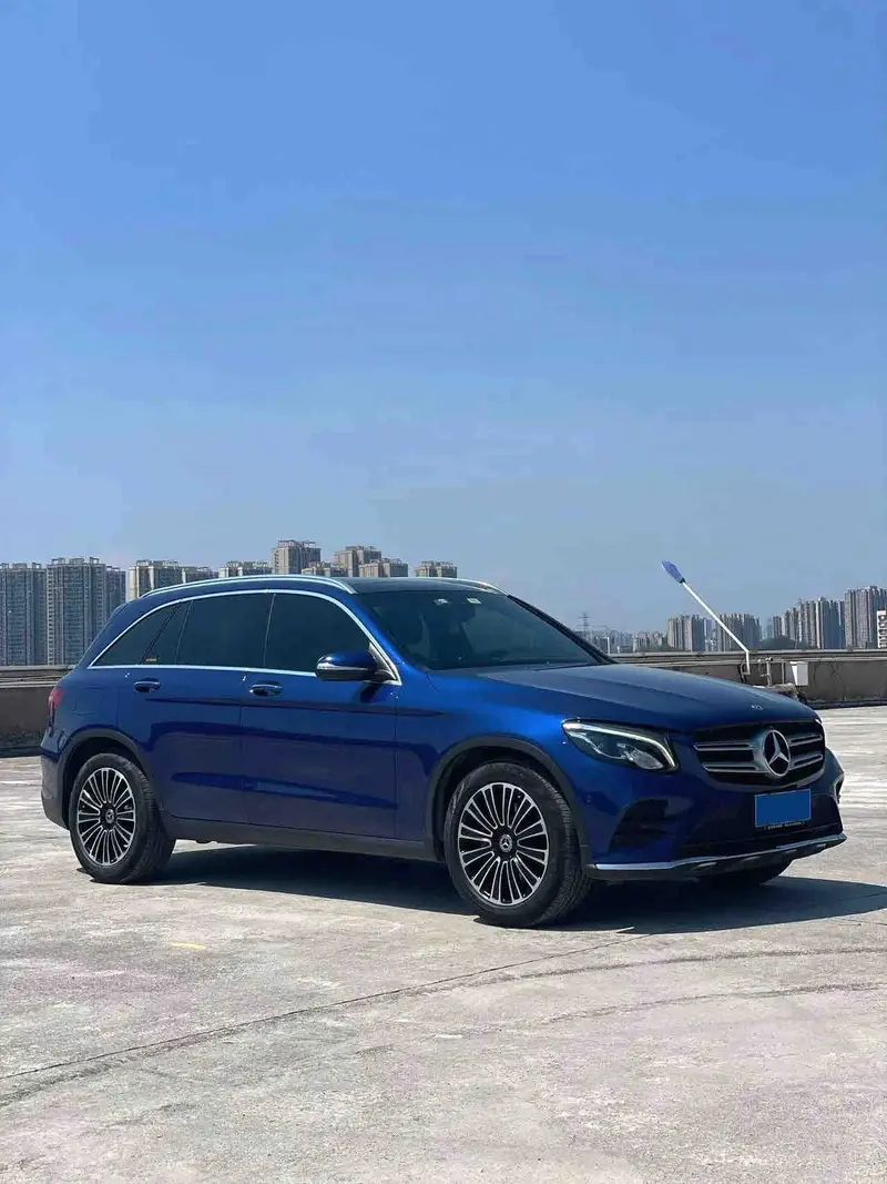 Vehicle photo 3