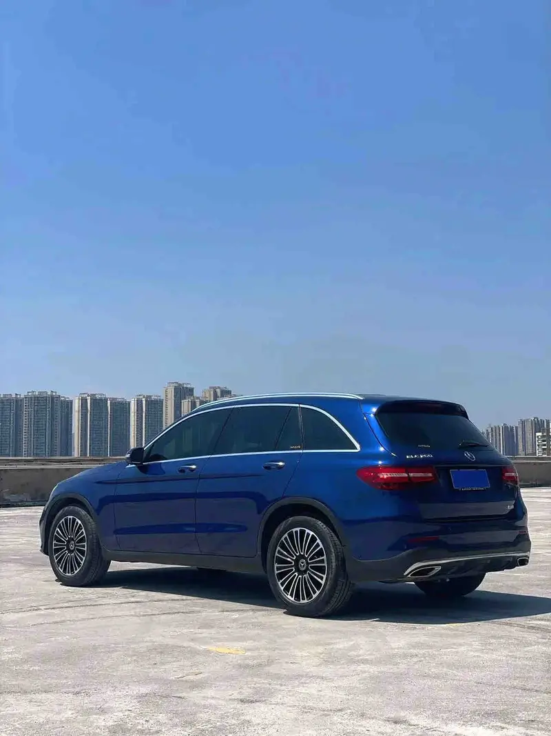 Vehicle photo 6