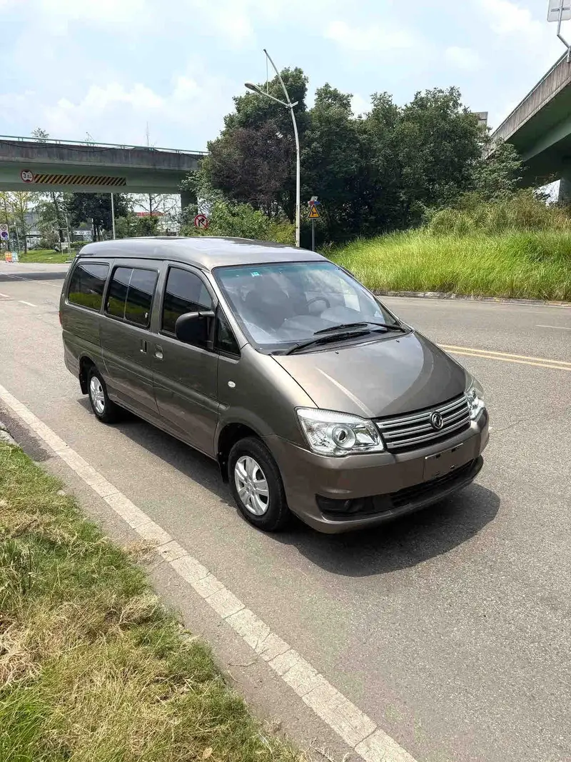 Vehicle photo 2