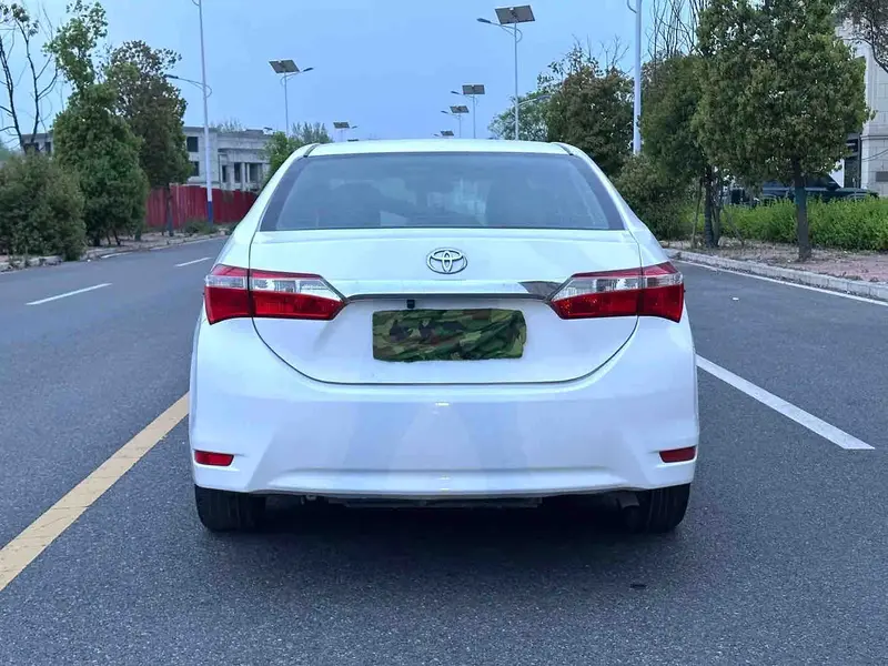 Vehicle photo 5