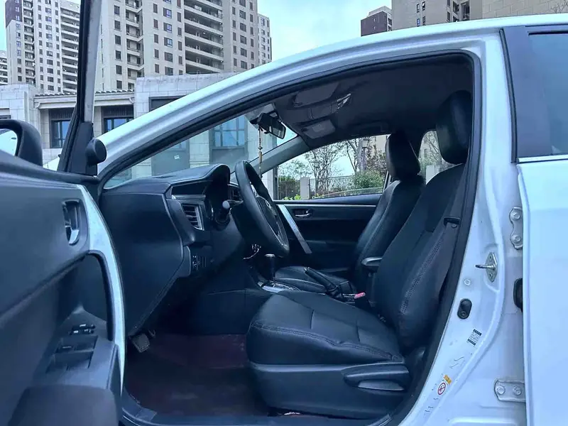 Vehicle photo 7