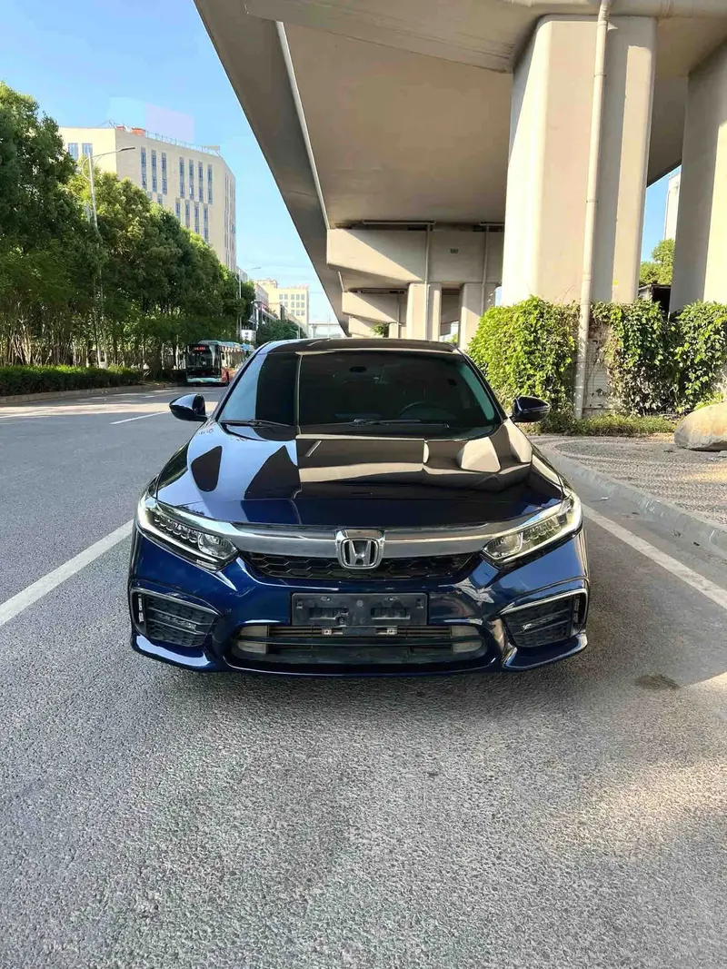 Vehicle photo 3