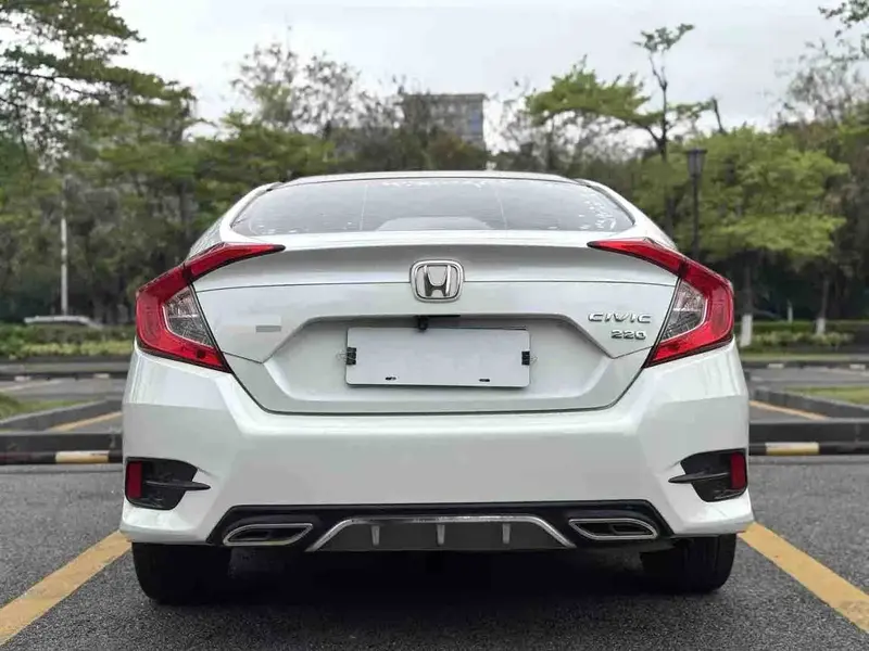 Vehicle photo 4