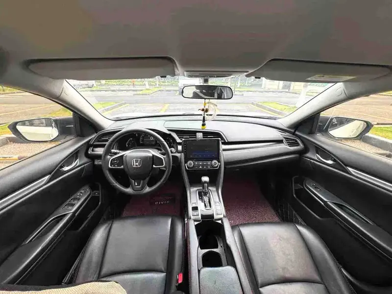 Vehicle photo 9