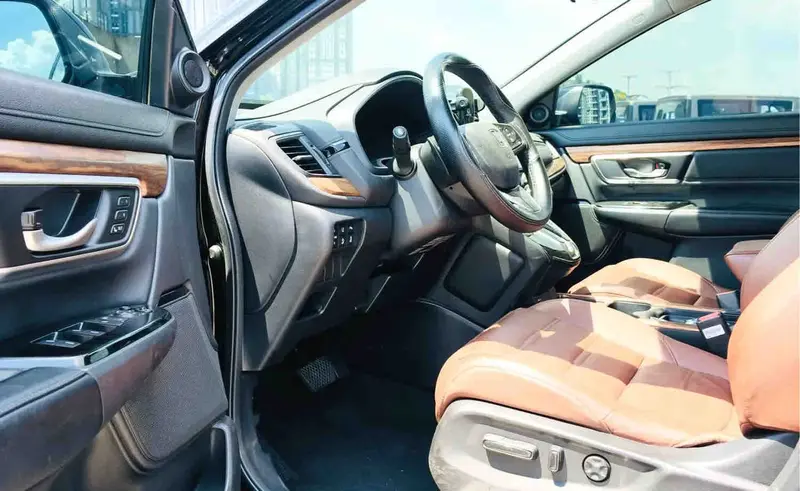 Vehicle photo 5