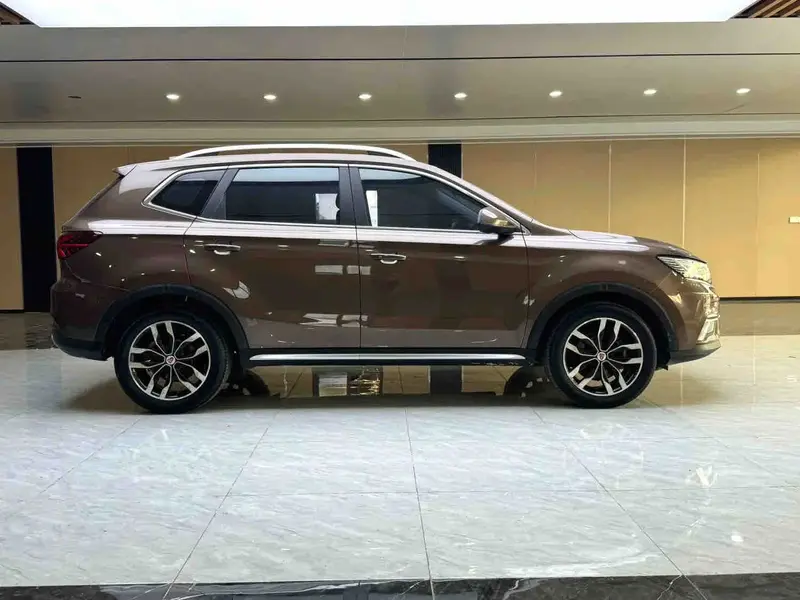Vehicle photo 3