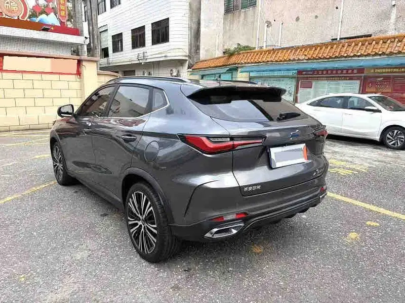Vehicle photo 7