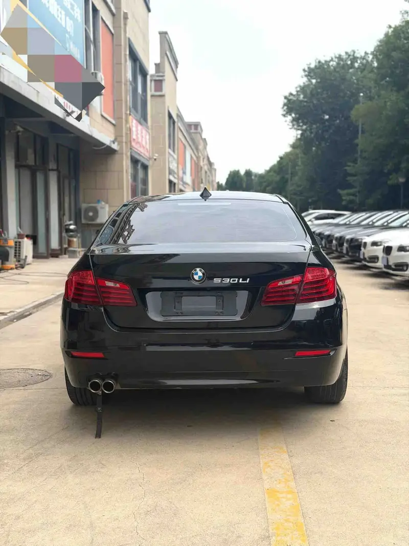 Vehicle photo 4
