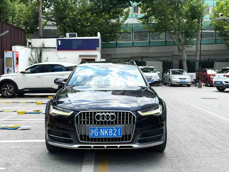 Vehicle photo 2