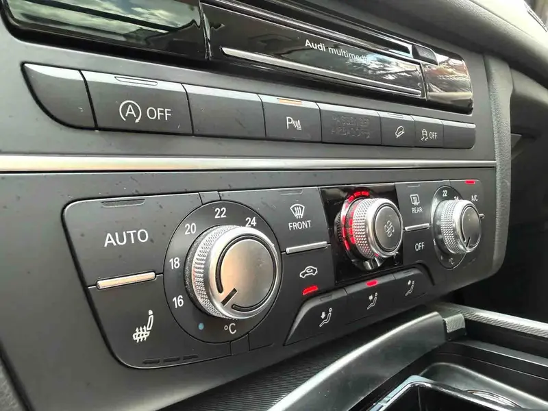 Vehicle photo 16
