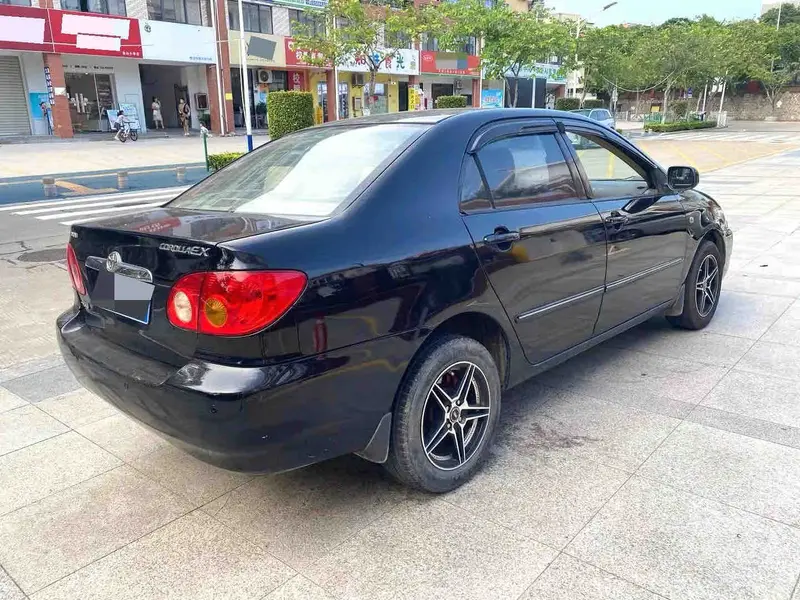 Vehicle photo 4