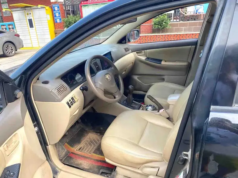 Vehicle photo 7