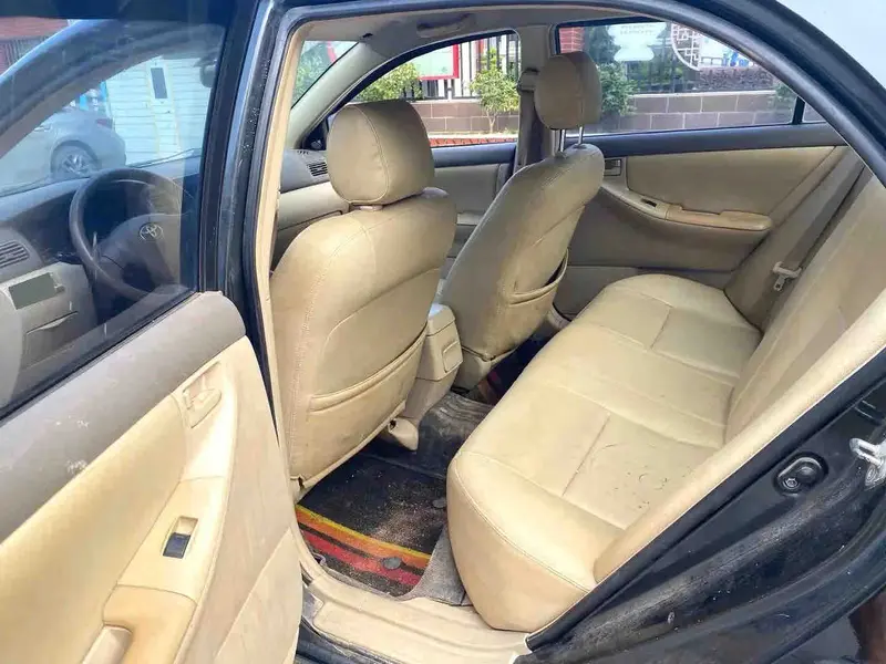 Vehicle photo 8