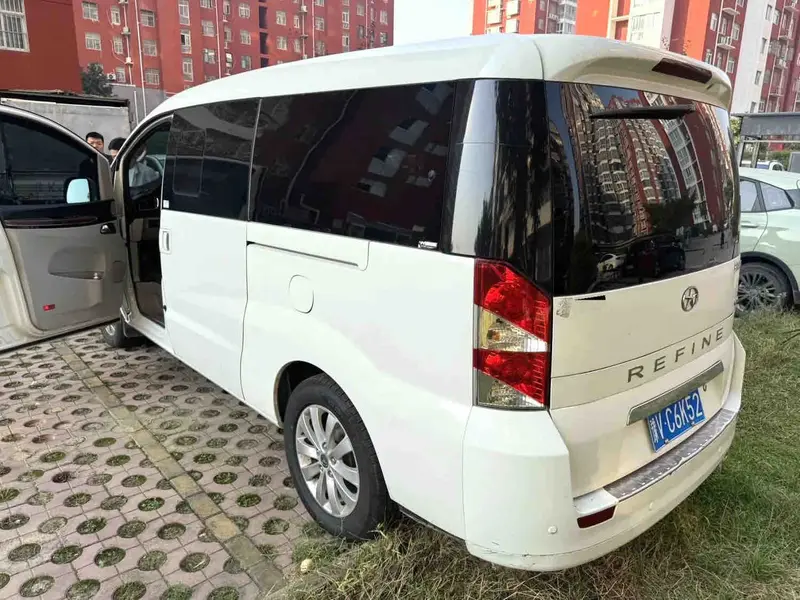 Vehicle photo 2