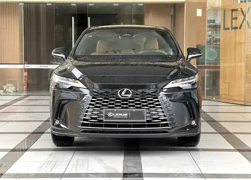 Vehicle photo 3