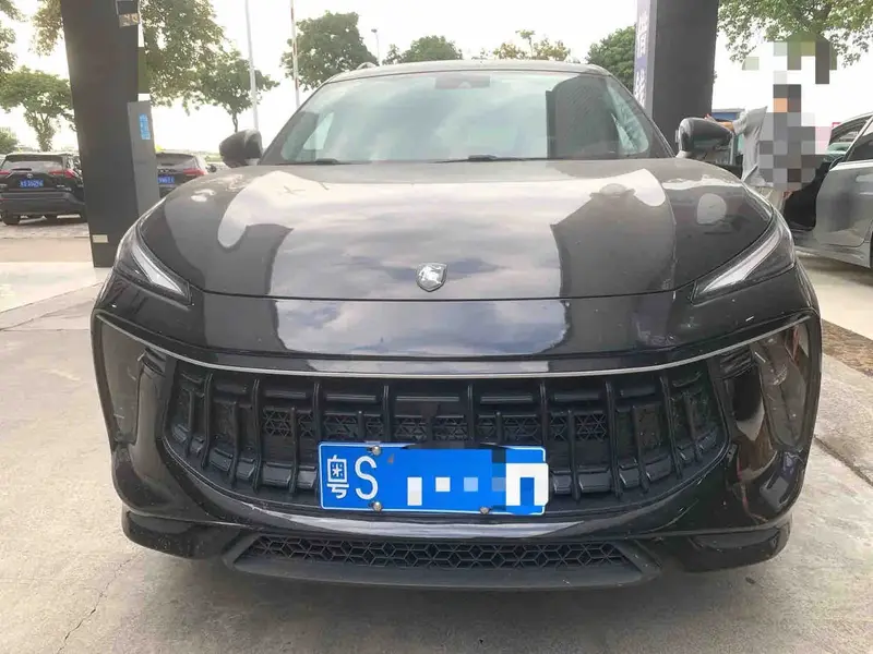 Vehicle photo 2