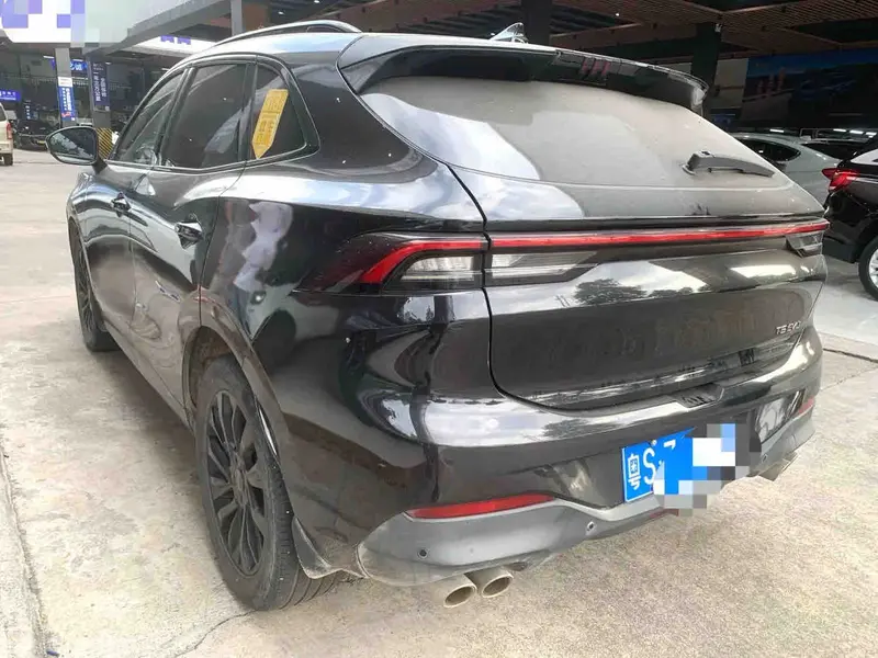 Vehicle photo 5