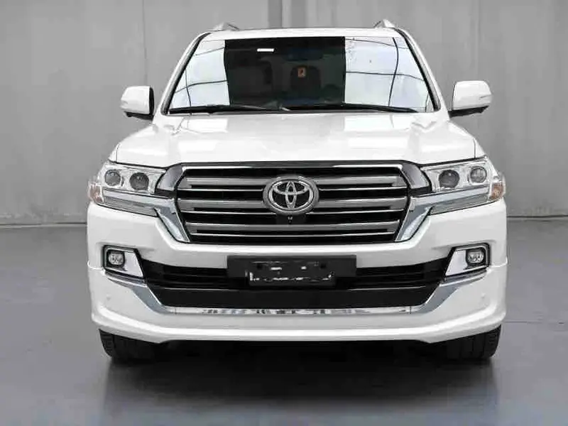 Vehicle photo 3