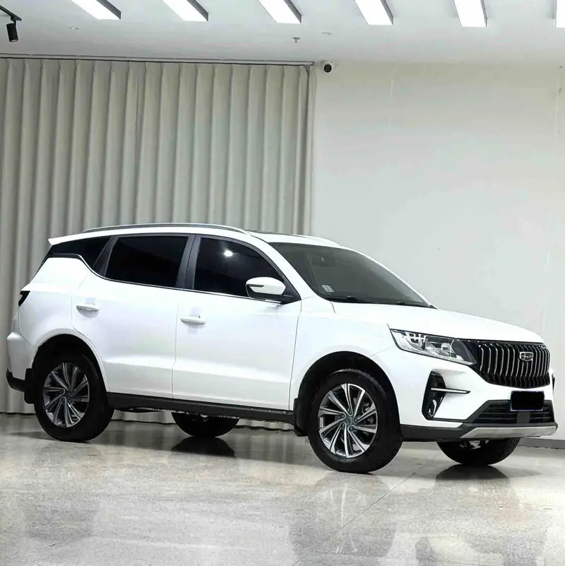 Vehicle photo 3
