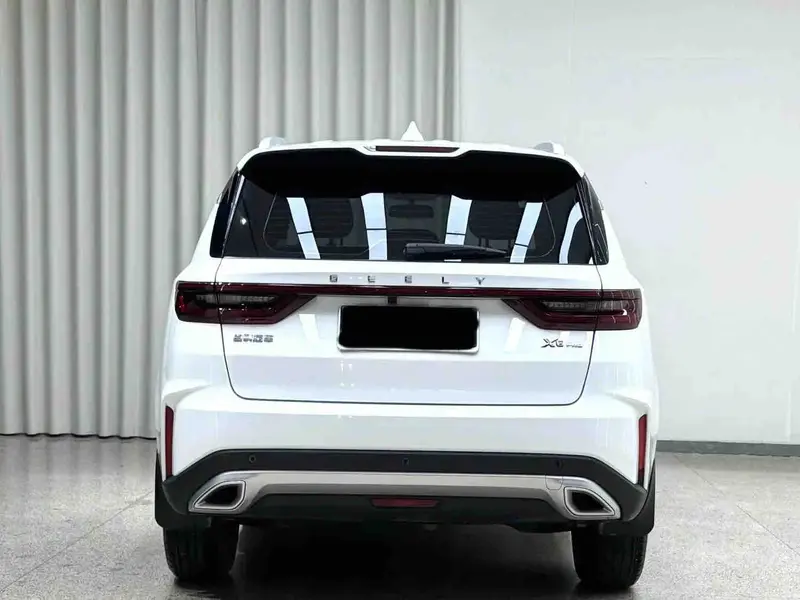 Vehicle photo 5